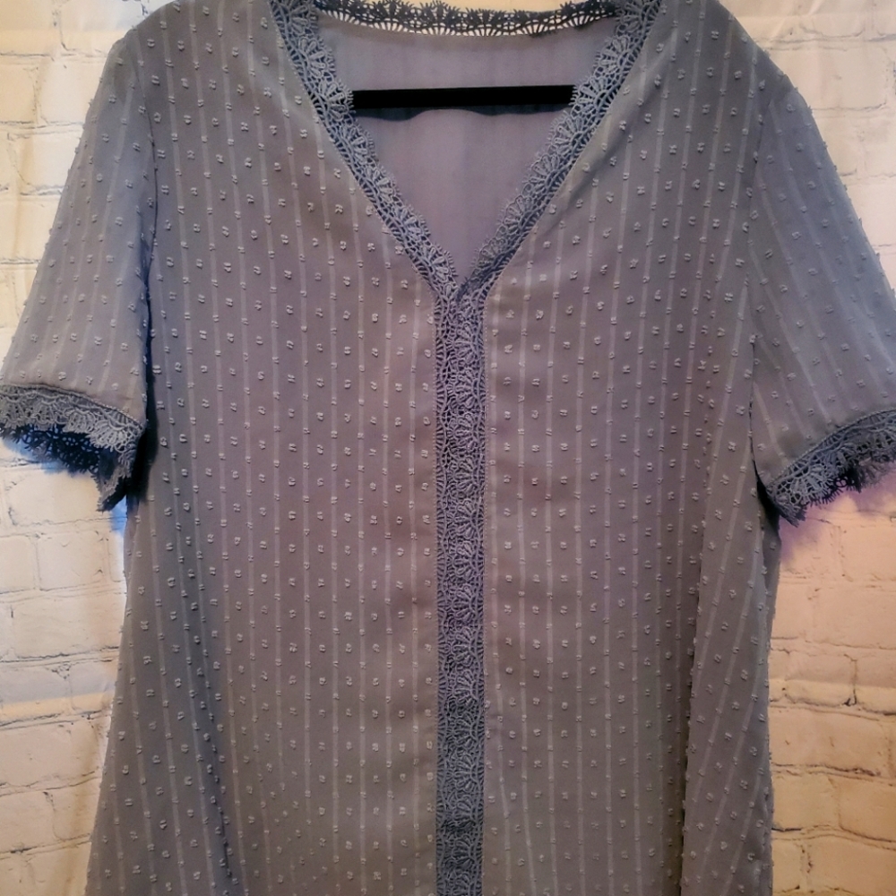 Women's short sleeve blouse, size 2x, polyester